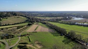 Photo 25- click for photo gallery